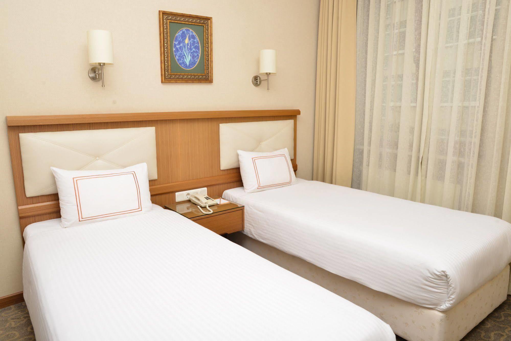 Ilkay Hotel Istanbul Ngoại thất bức ảnh