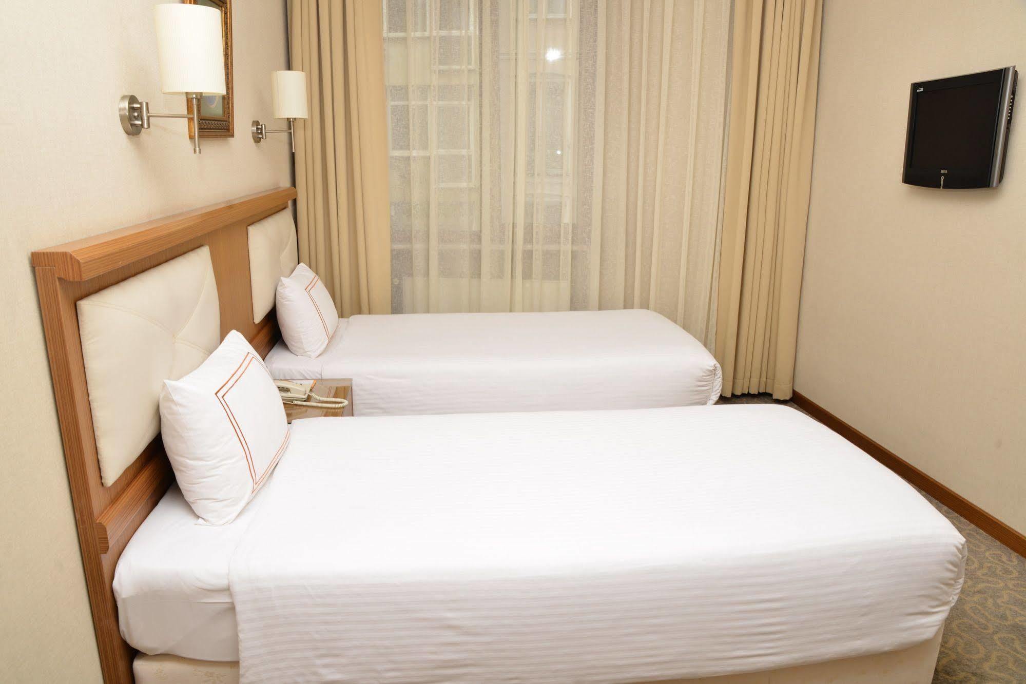Ilkay Hotel Istanbul Ngoại thất bức ảnh