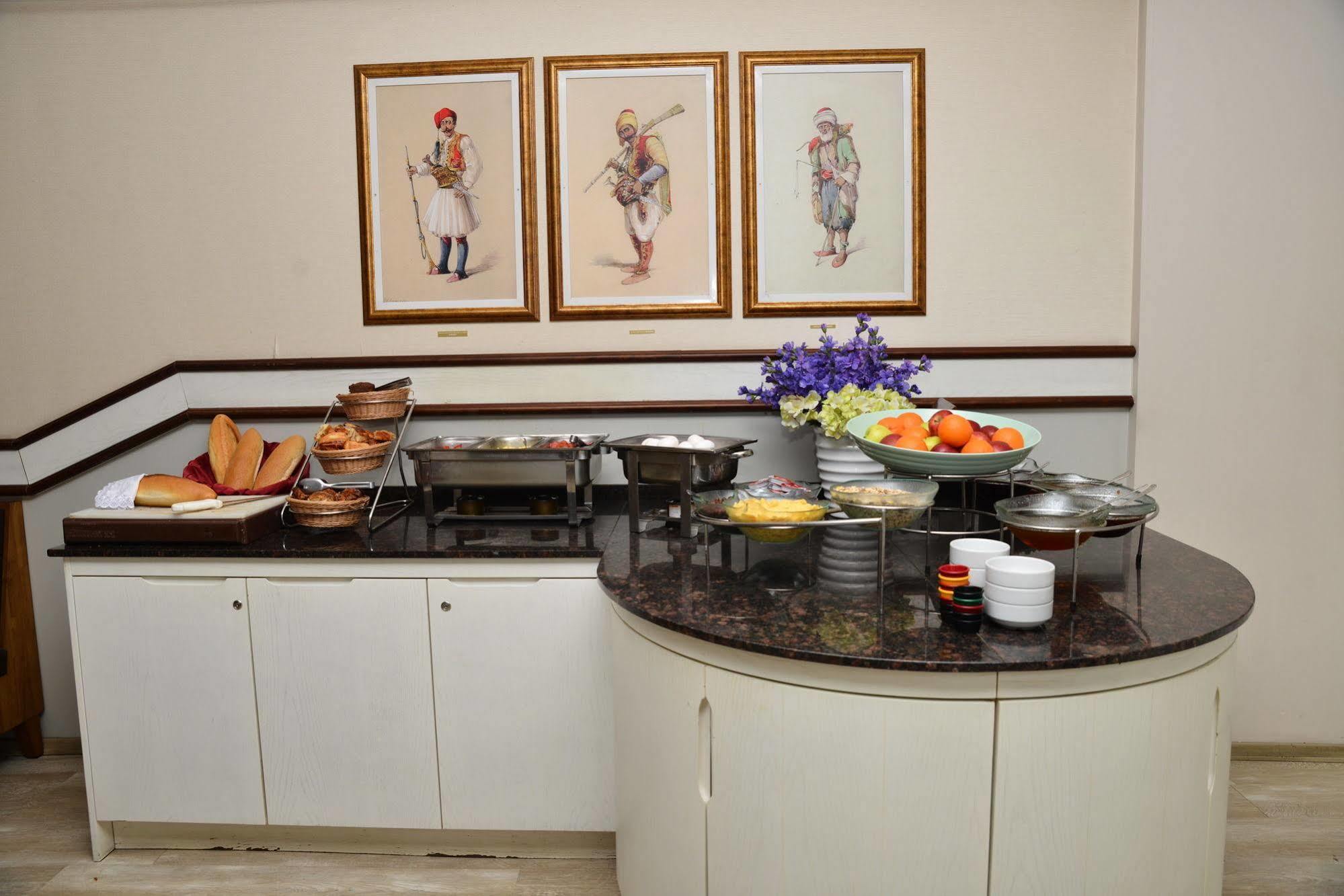 Ilkay Hotel Istanbul Ngoại thất bức ảnh