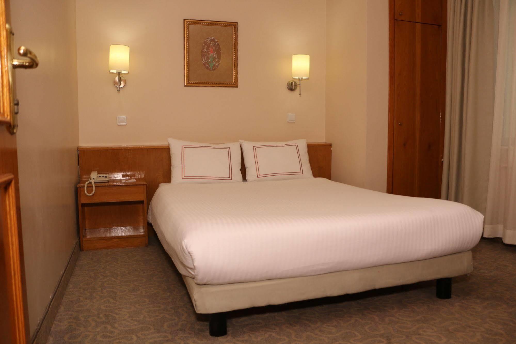 Ilkay Hotel Istanbul Ngoại thất bức ảnh